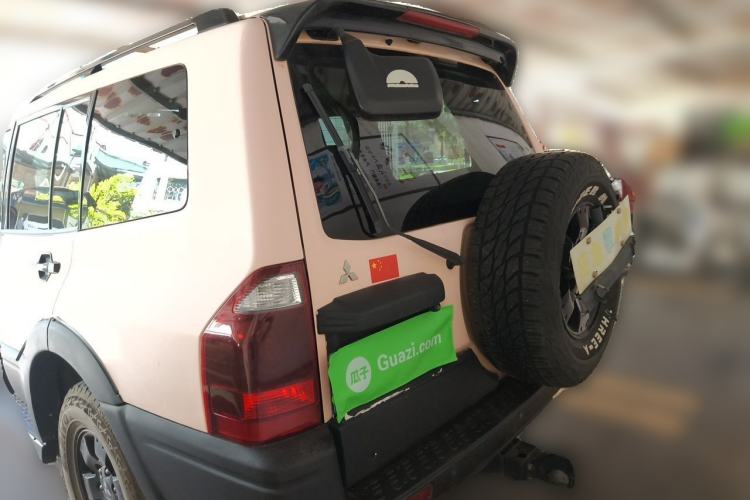 Used Mitsubishi Pajero  Rear