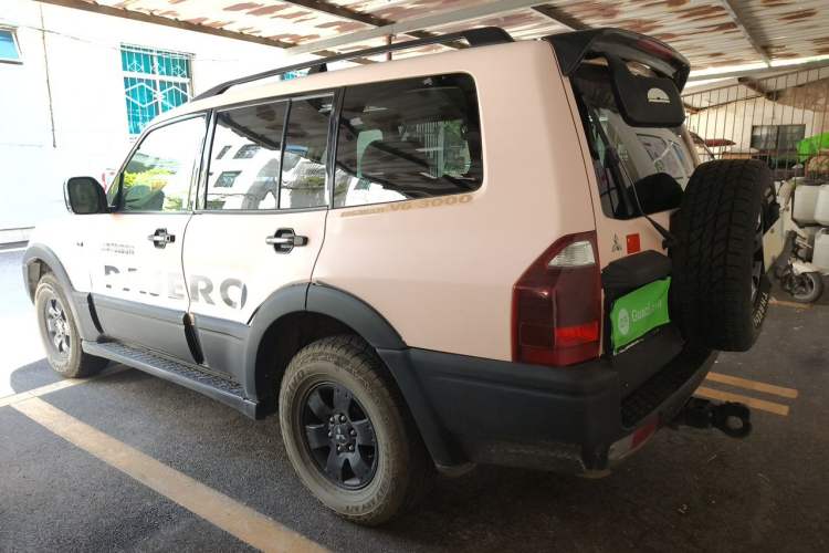 Used Mitsubishi Pajero  Rear Left 45 Deg
