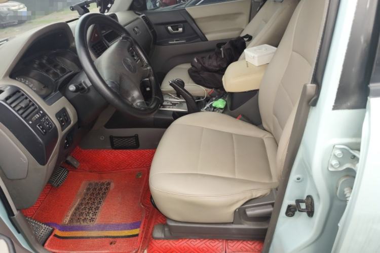 Used Mitsubishi Pajero 2006 3.0L AT GLX Left Front Seat