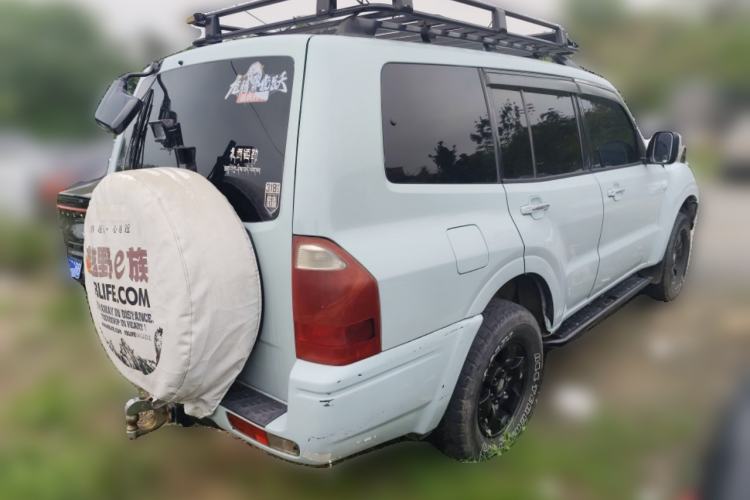 Used Mitsubishi Pajero 2006 3.0L AT GLX Rear Right 45 Deg