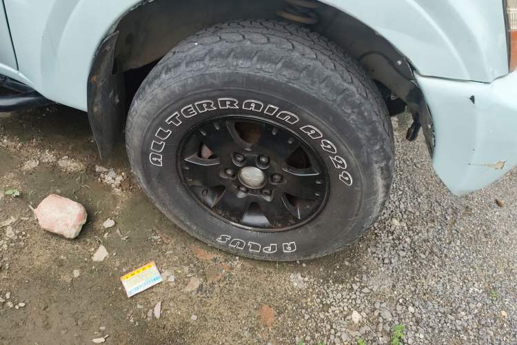 Used Mitsubishi Pajero 2006 3.0L AT GLX Right Front Wheel Hub