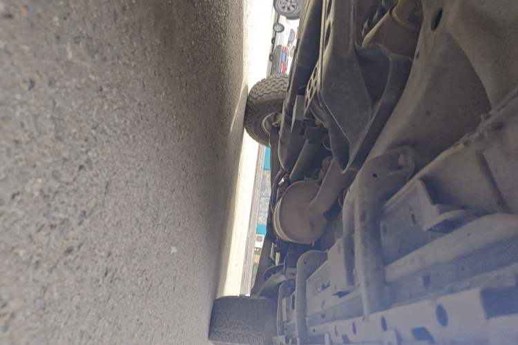 Used Mitsubishi Pajero 2006 3.0L AT GLS Chassis Front Left