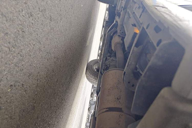 Used Mitsubishi Pajero 2006 3.0L AT GLS Chassis Rear Left