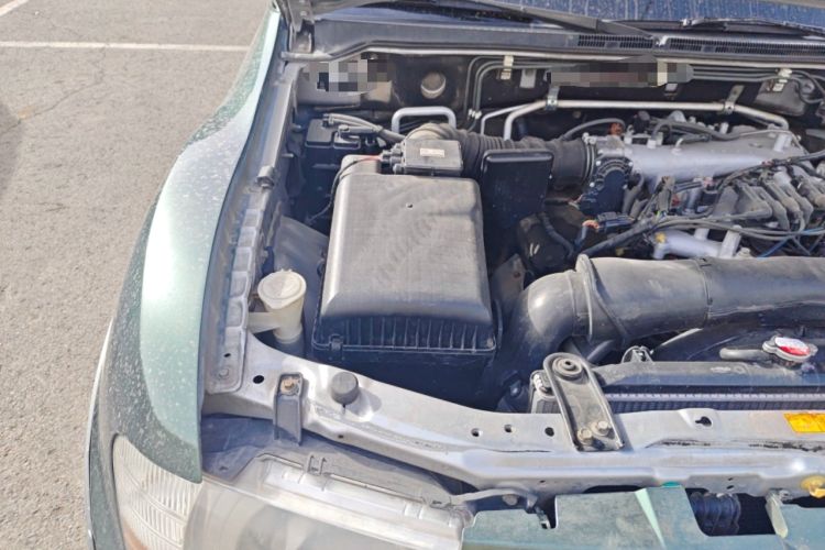 Used Mitsubishi Pajero 2006 3.0L AT GLS Engine Bay Right