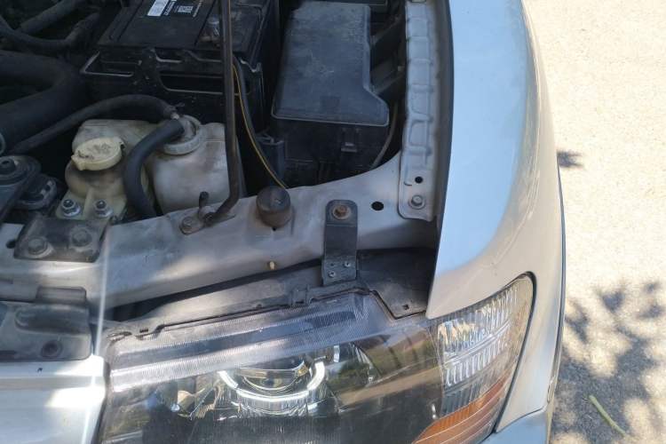 Used Mitsubishi Pajero 2006 3.8L AT GLS Engine Bay Left