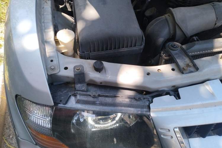 Used Mitsubishi Pajero 2006 3.8L AT GLS Engine Bay Right