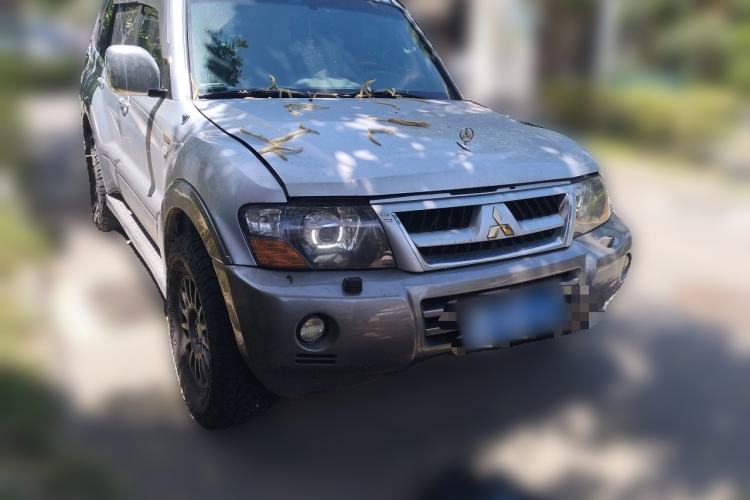 Used Mitsubishi Pajero 2006 3.8L AT GLS Front Right 45 Deg