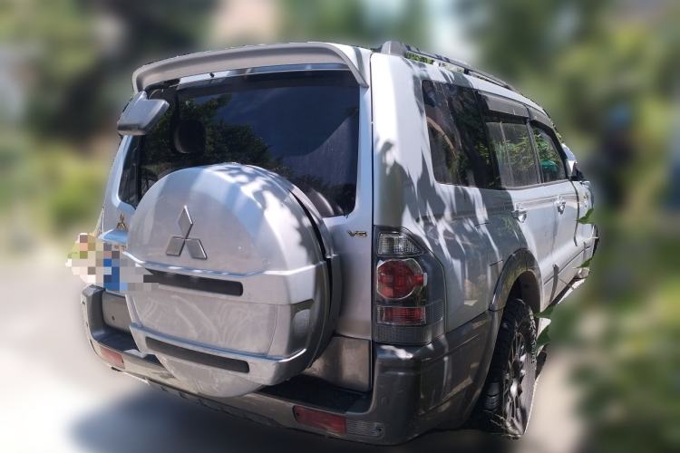 Used Mitsubishi Pajero 2006 3.8L AT GLS Rear Right 45 Deg