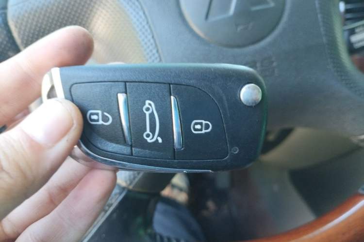 Used Mitsubishi Pajero 2006 3.8L AT GLS Vehicle Key