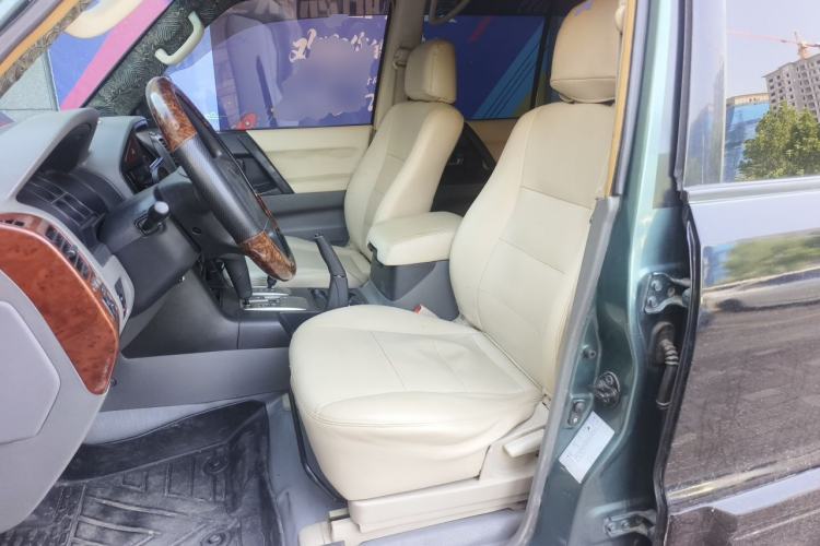 Used Mitsubishi Pajero 2008 V73 3.0L AT GLX Left Front Seat