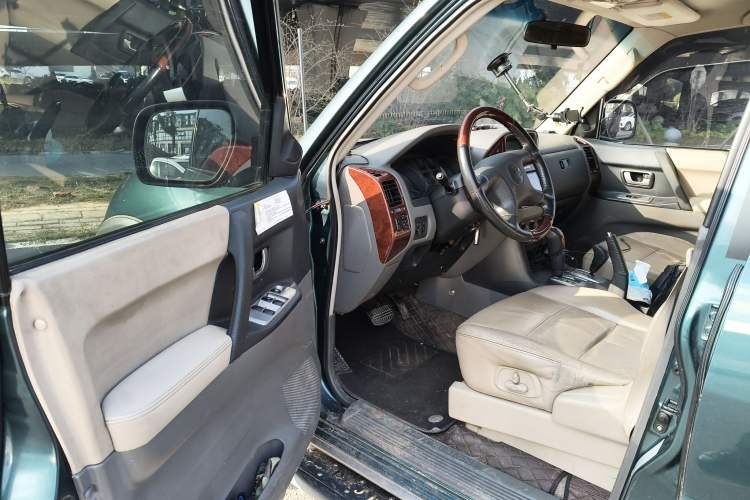 Used Mitsubishi Pajero 2008 V73 3.0L AT GLS Driver Seat