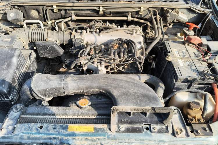 Used Mitsubishi Pajero 2008 V73 3.0L AT GLS Engine Bay