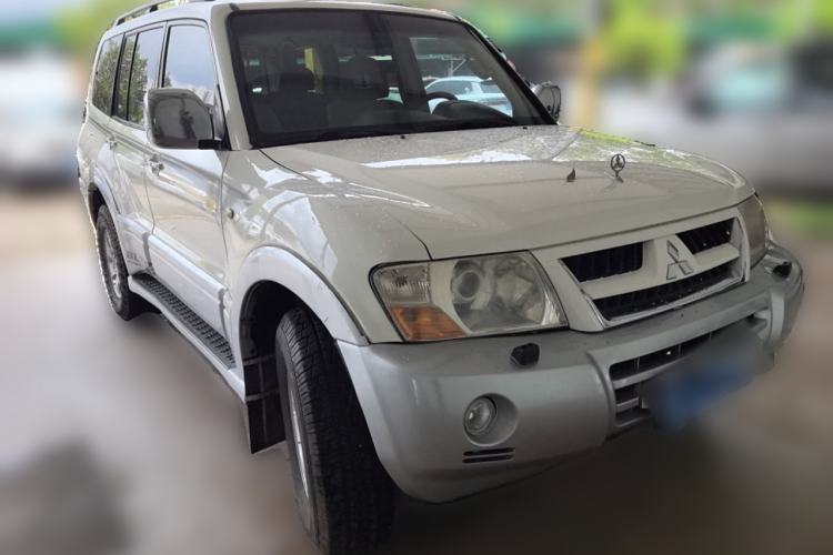 Used Mitsubishi Pajero 2008 V73 3.0L AT GLS Front Right 45 Deg