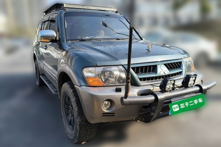 Used Mitsubishi Pajero 2008 V73 3.0L AT GLS Front Right 45 Deg