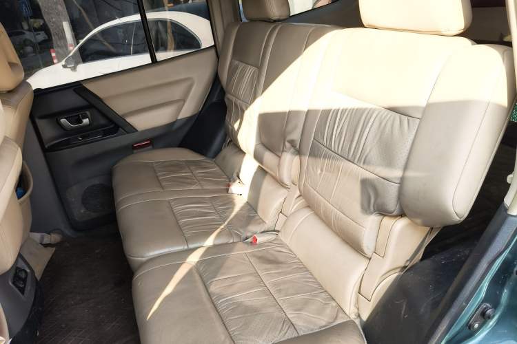 Used Mitsubishi Pajero 2008 V73 3.0L AT GLS Left Rear Seat