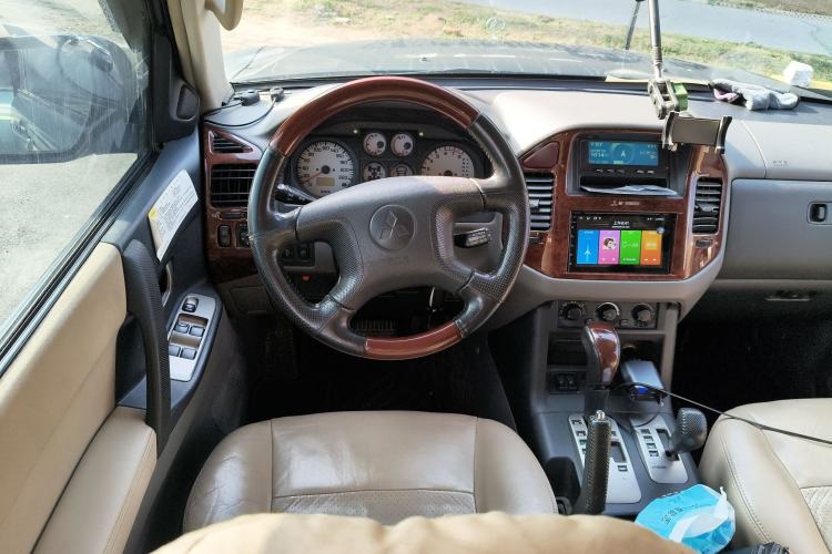 Used Mitsubishi Pajero 2008 V73 3.0L AT GLS Steering Wheel