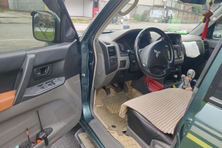 Used Mitsubishi Pajero 2008 V73 3.0L MT GL Driver Seat