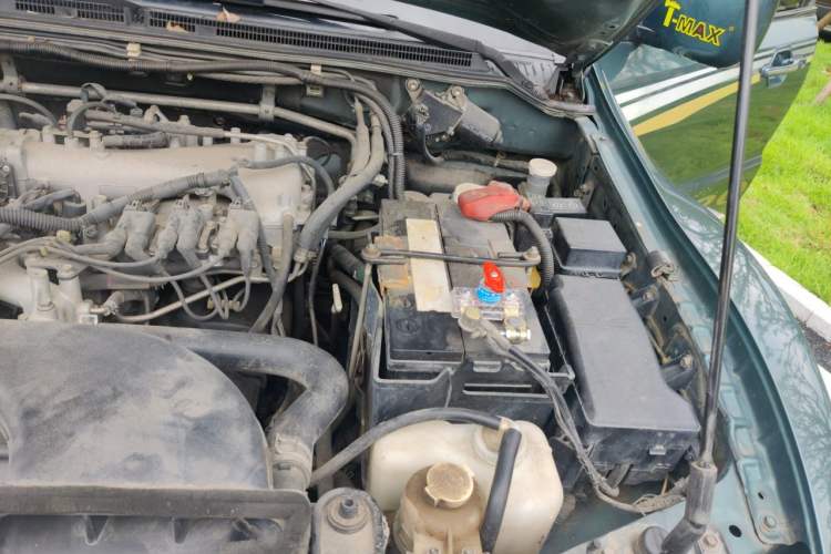 Used Mitsubishi Pajero 2008 V73 3.0L MT GL Engine Bay Left