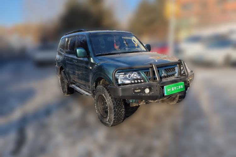 Used Mitsubishi Pajero 2008 V73 3.0L MT GL Front Right 45 Deg