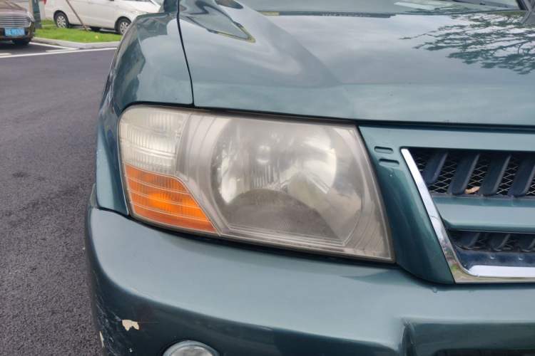 Used Mitsubishi Pajero 2008 V73 3.0L MT GL Right Front Headlight