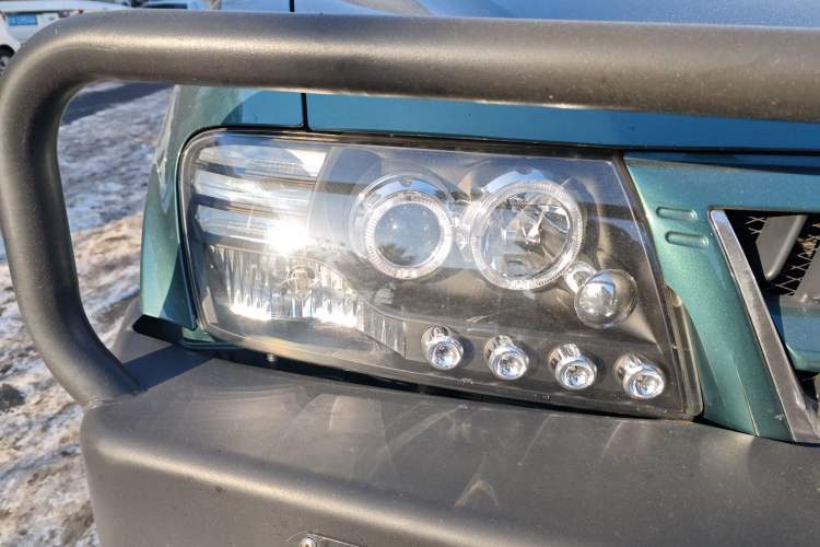Used Mitsubishi Pajero 2008 V73 3.0L MT GL Right Front Headlight