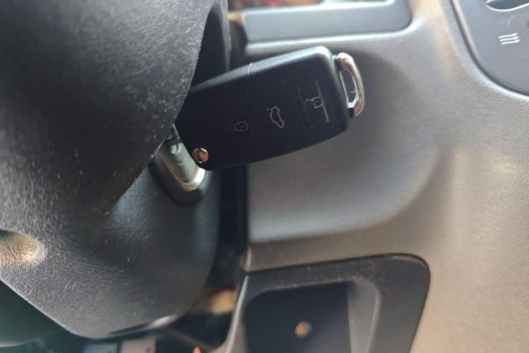 Used Mitsubishi Pajero 2008 V73 3.0L MT GL Vehicle Key