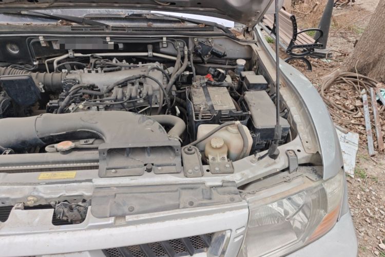 Used Mitsubishi Pajero 2008 V73 3.0L MT GL Engine Bay Left
