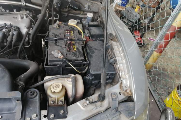 Used Mitsubishi Pajero 2008 V73 3.0L MT GLX Engine Bay Left