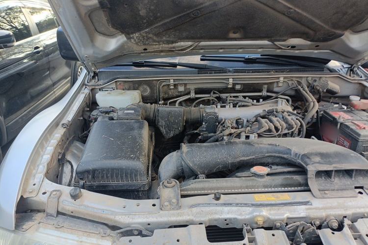 Used Mitsubishi Pajero 2008 V73 3.0L MT GLX Engine Bay Right