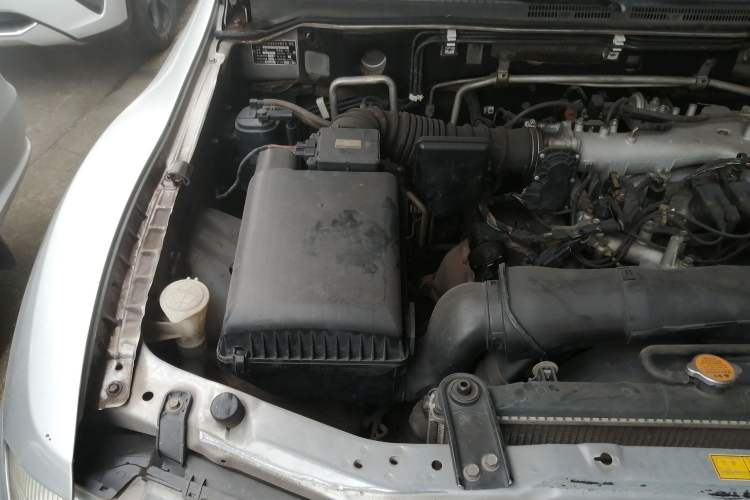 Used Mitsubishi Pajero 2008 V73 3.0L MT GLX Engine Bay Right