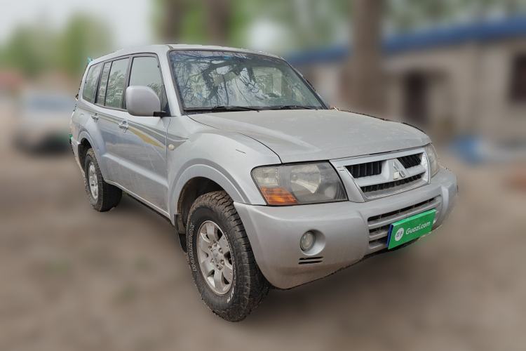 Used Mitsubishi Pajero 2008 V73 3.0L MT GL Front Right 45 Deg