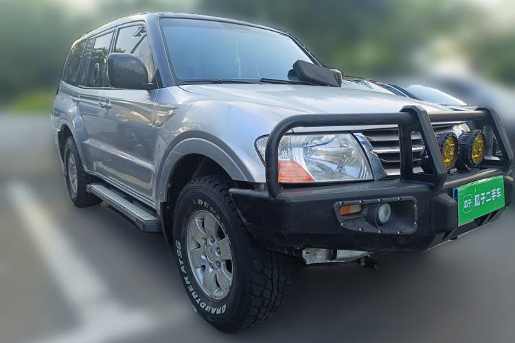 Used Mitsubishi Pajero 2008 V73 3.0L MT GLX Front Right 45 Deg