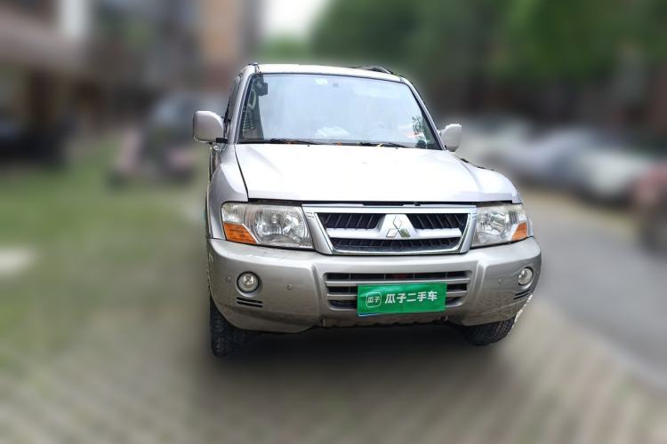 Used Mitsubishi Pajero 2008 V73 3.0L AT GLX Front Right 45 Deg