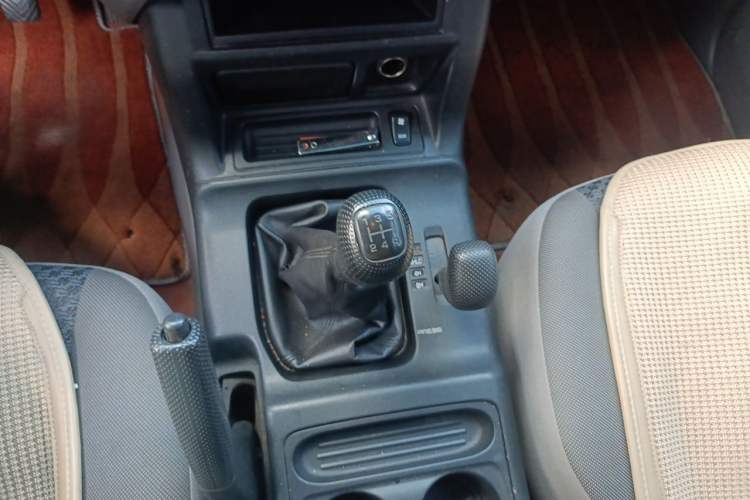 Used Mitsubishi Pajero 2008 V73 3.0L MT GLX Gear Lever