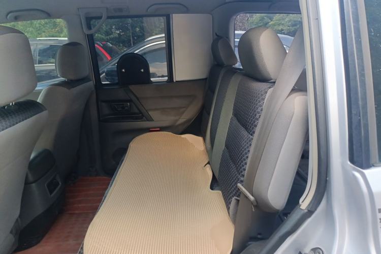 Used Mitsubishi Pajero 2008 V73 3.0L MT GLX Left Rear Seat