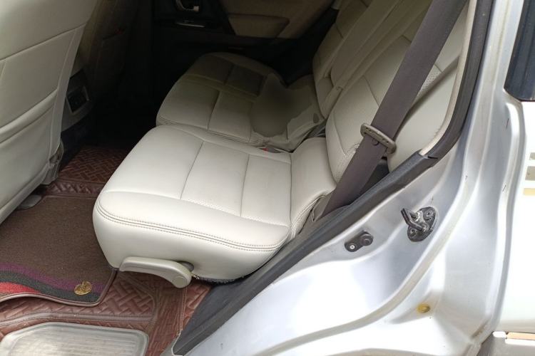 Used Mitsubishi Pajero 2008 V73 3.0L AT GLX Left Rear Seat
