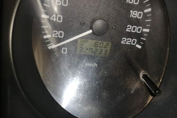 Used Mitsubishi Pajero 2008 V73 3.0L MT GLX Odometer Close Up