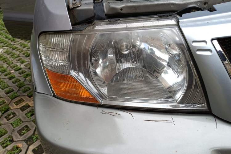 Used Mitsubishi Pajero 2008 V73 3.0L AT GLX Right Front Headlight