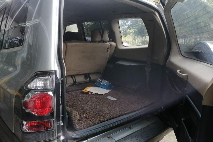 Used Mitsubishi Pajero 2008 V73 3.0L MT GLX Trunk