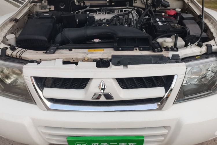 Used Mitsubishi Pajero 2008 V73 3.0L MT GL Engine Bay