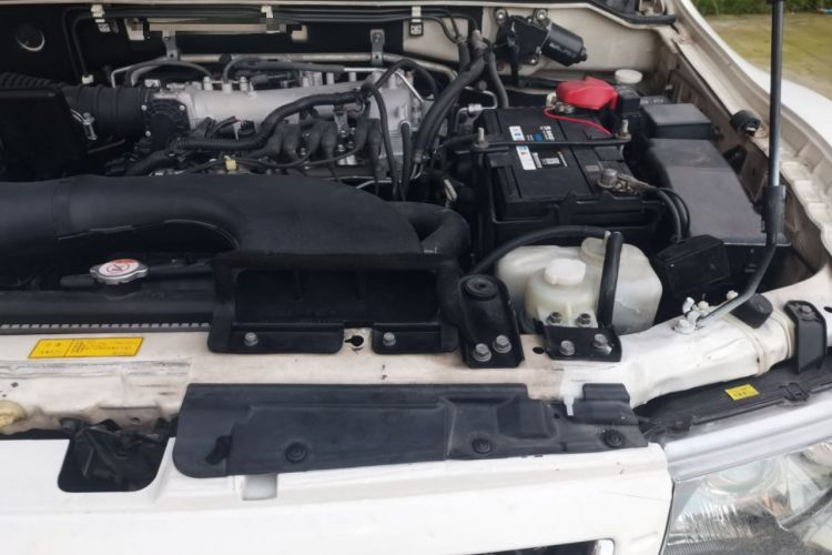 Used Mitsubishi Pajero 2008 V73 3.0L MT GL Engine Bay Left