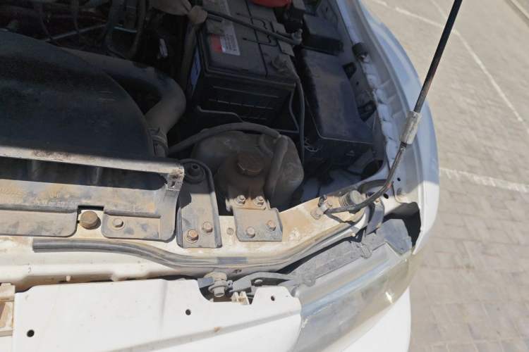 Used Mitsubishi Pajero 2008 V73 3.0L MT GL Engine Bay Left