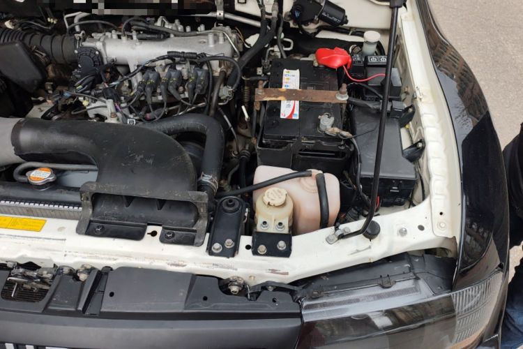Used Mitsubishi Pajero 2008 V73 3.0L MT GL Engine Bay Left