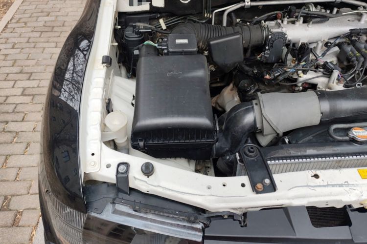 Used Mitsubishi Pajero 2008 V73 3.0L MT GL Engine Bay Right