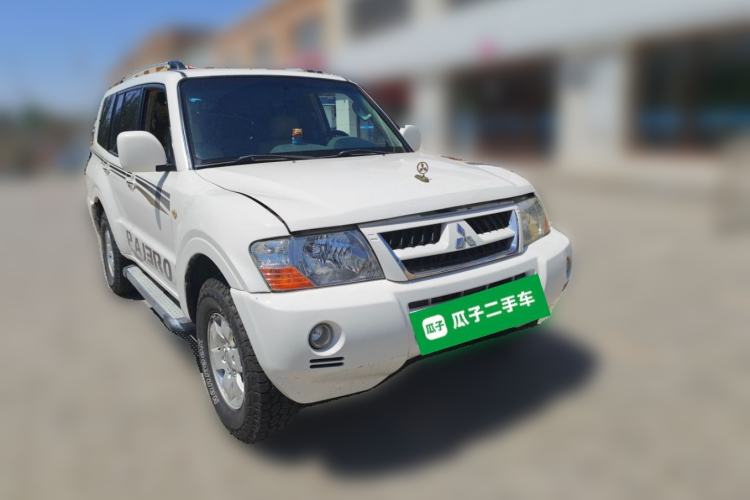 Used Mitsubishi Pajero 2008 V73 3.0L MT GL Front Right 45 Deg