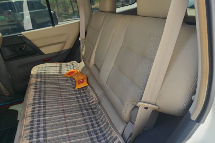 Used Mitsubishi Pajero 2008 V73 3.0L MT GL Left Rear Seat