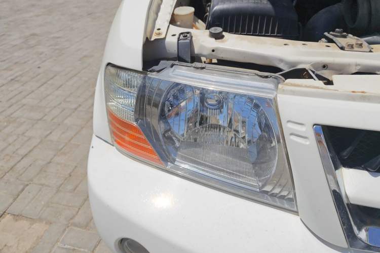 Used Mitsubishi Pajero 2008 V73 3.0L MT GL Right Front Headlight
