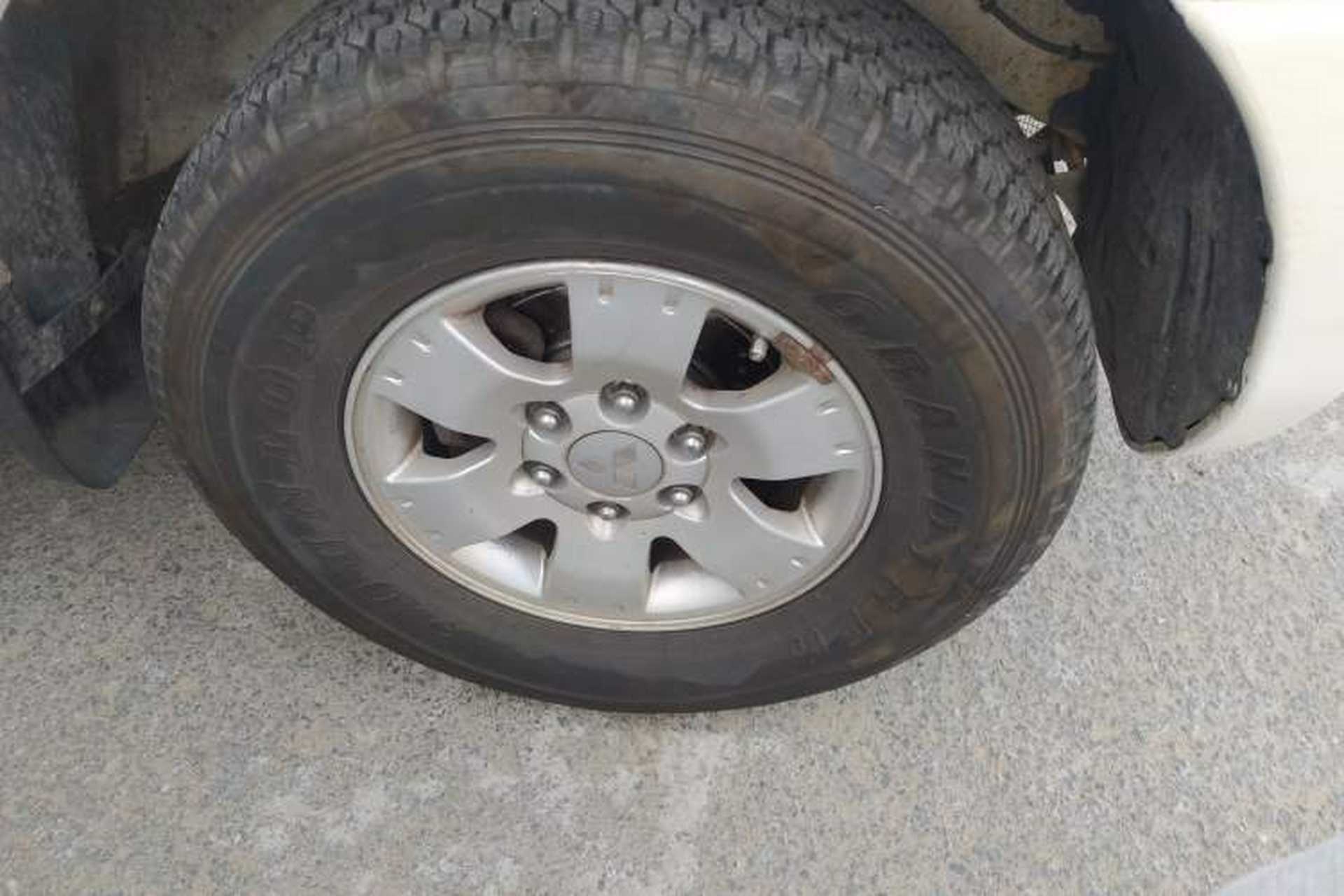 Used Mitsubishi Pajero 2008 V73 3.0L MT GL Right Front Wheel Hub
