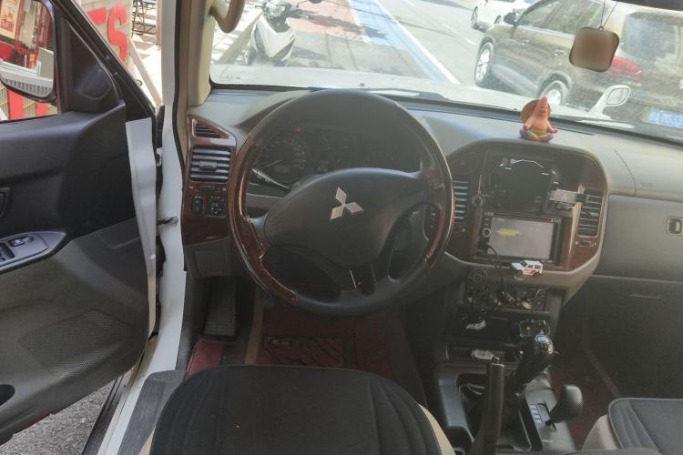 Used Mitsubishi Pajero 2008 V73 3.0L MT GL Steering Wheel
