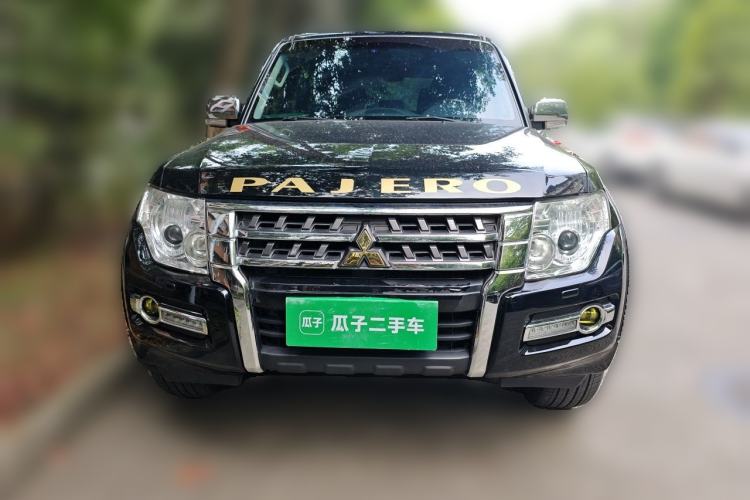 Used Mitsubishi Pajero 2009 3.8L 5-Door Premium Edition Front